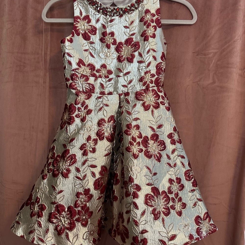 Like New! Floral Rare Editions Kids Sz8 Brocade Dress with Red and Gold Accents